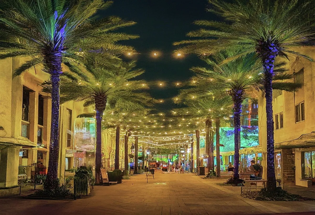 Fort Lauderdale Las Olas Boulevard dining and shopping