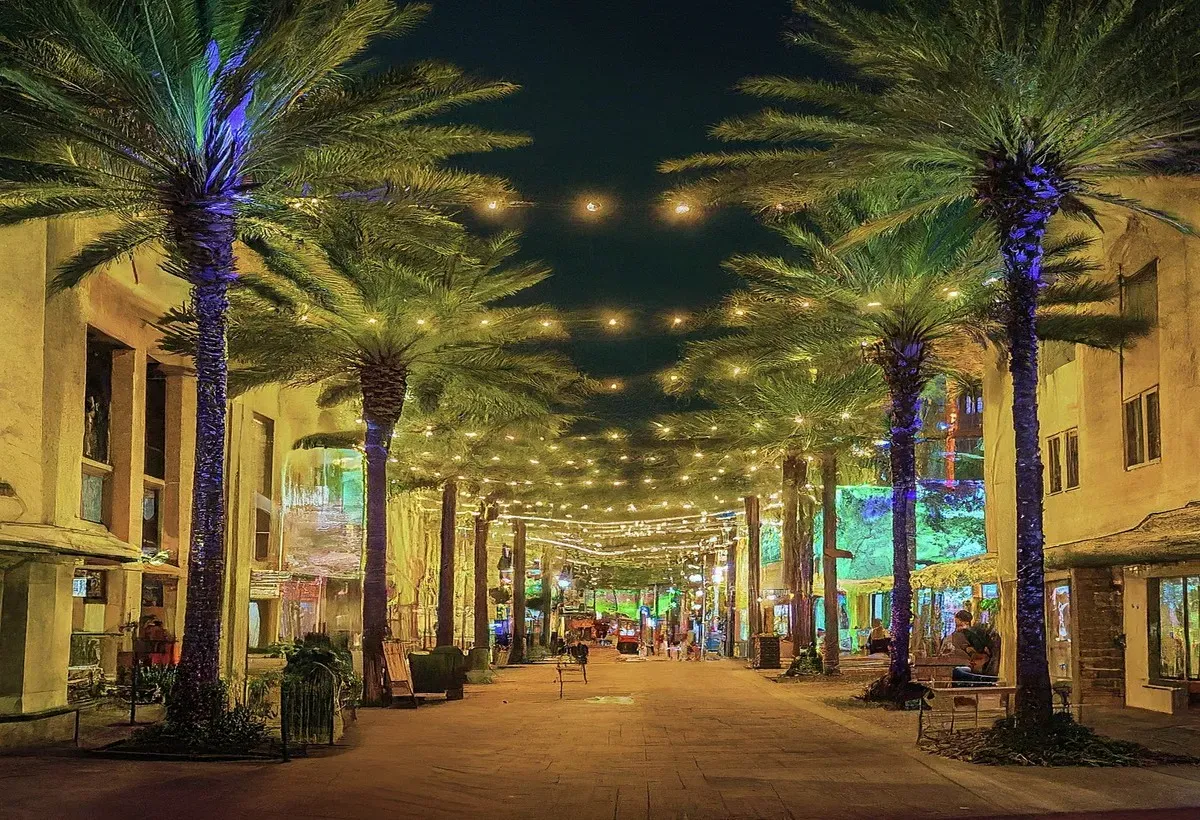 Fort Lauderdale Las Olas Boulevard dining and shopping