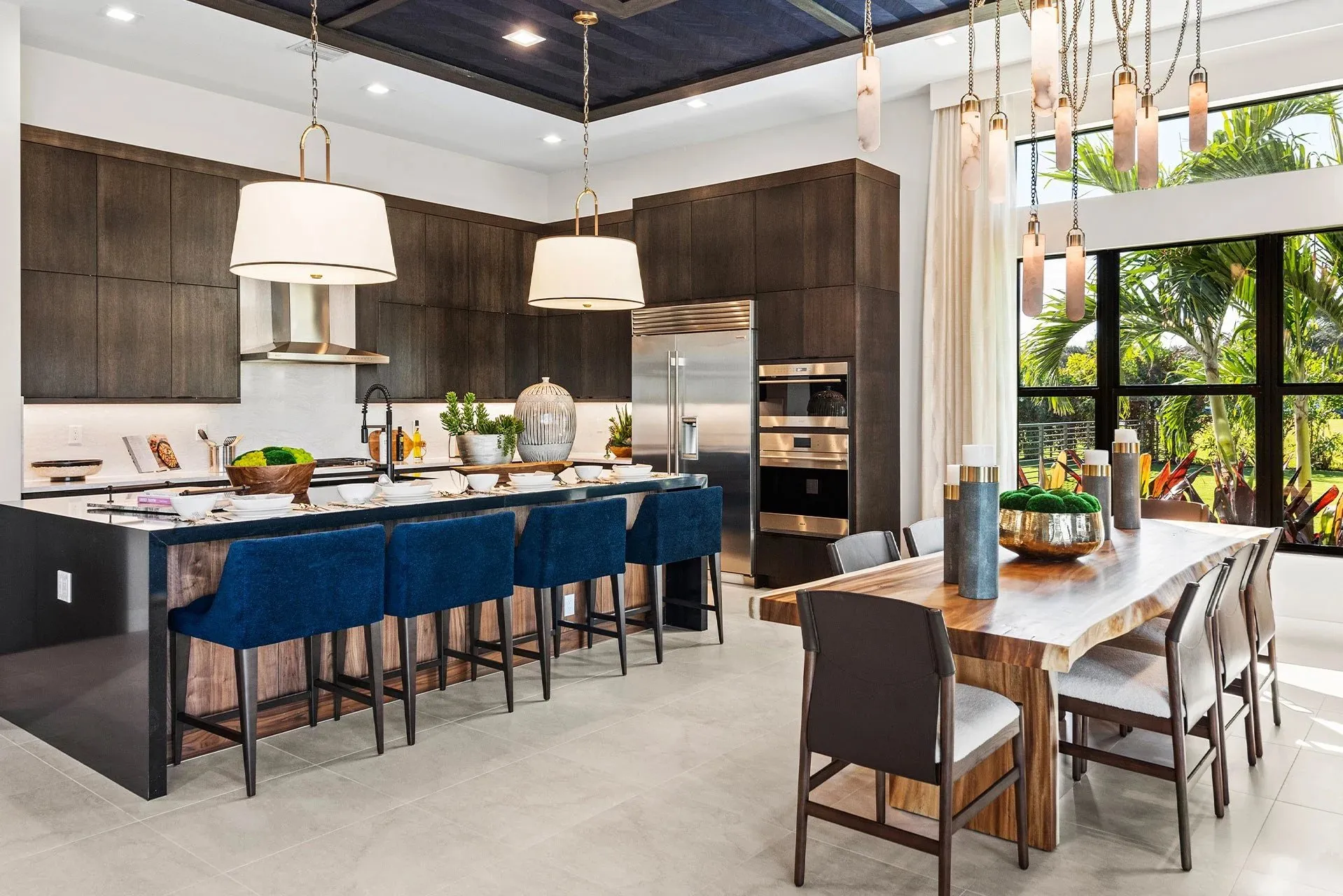 Lotus Edge Modern Chef's Kitchen